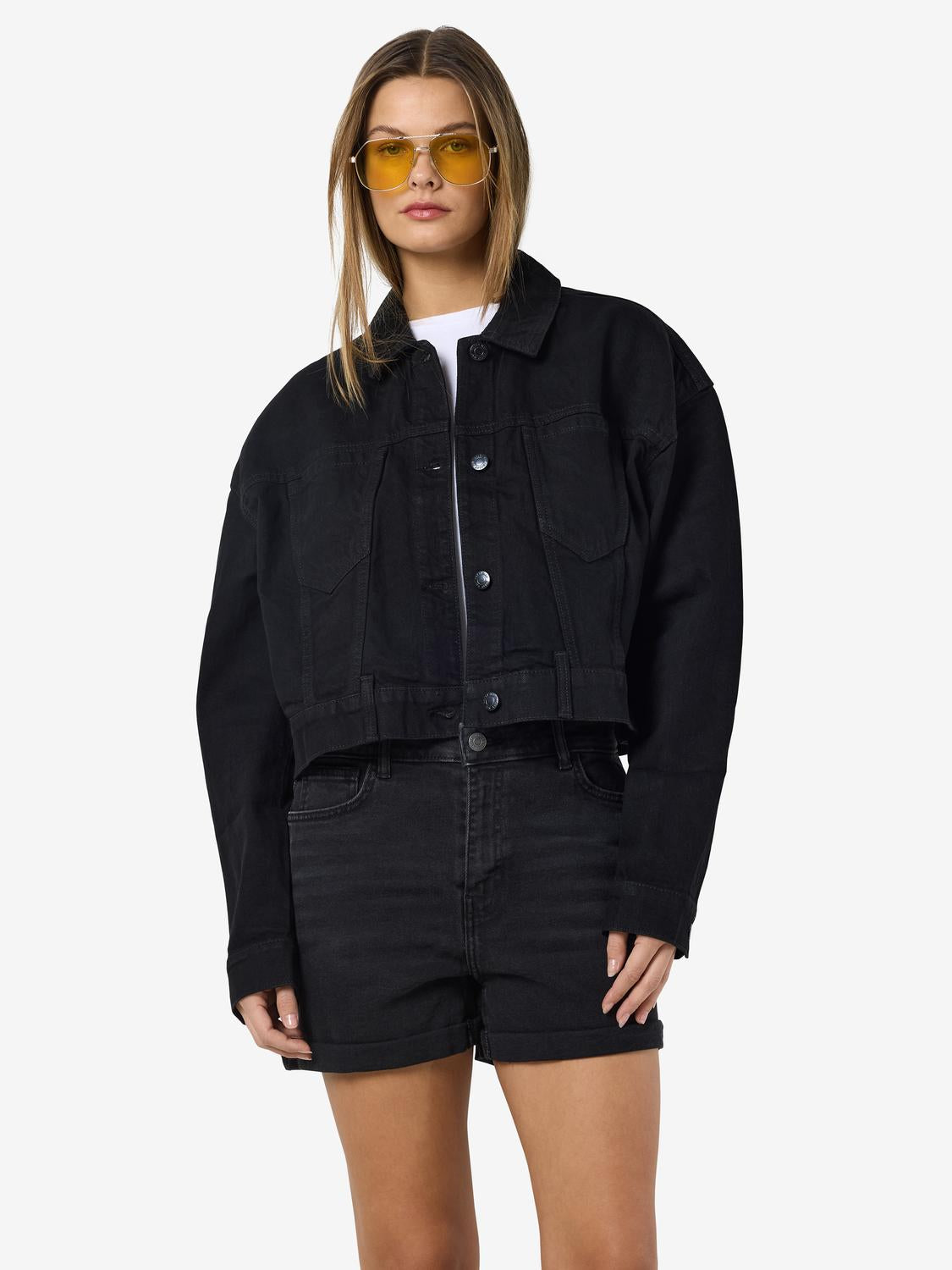 model_shot-front